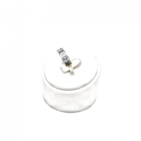 Anillo de plata 925 y double en oro 18 ktes. con circonias. Anillo de plata 925 y double en oro 18 ktes. con circonias.