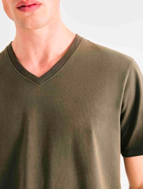 CAMISETA BÁSICA UNISSEX VERDE MUSGO