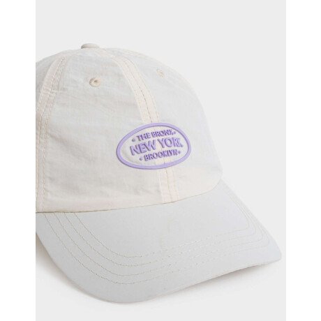 Gorra Con Tag Blanco Crudo