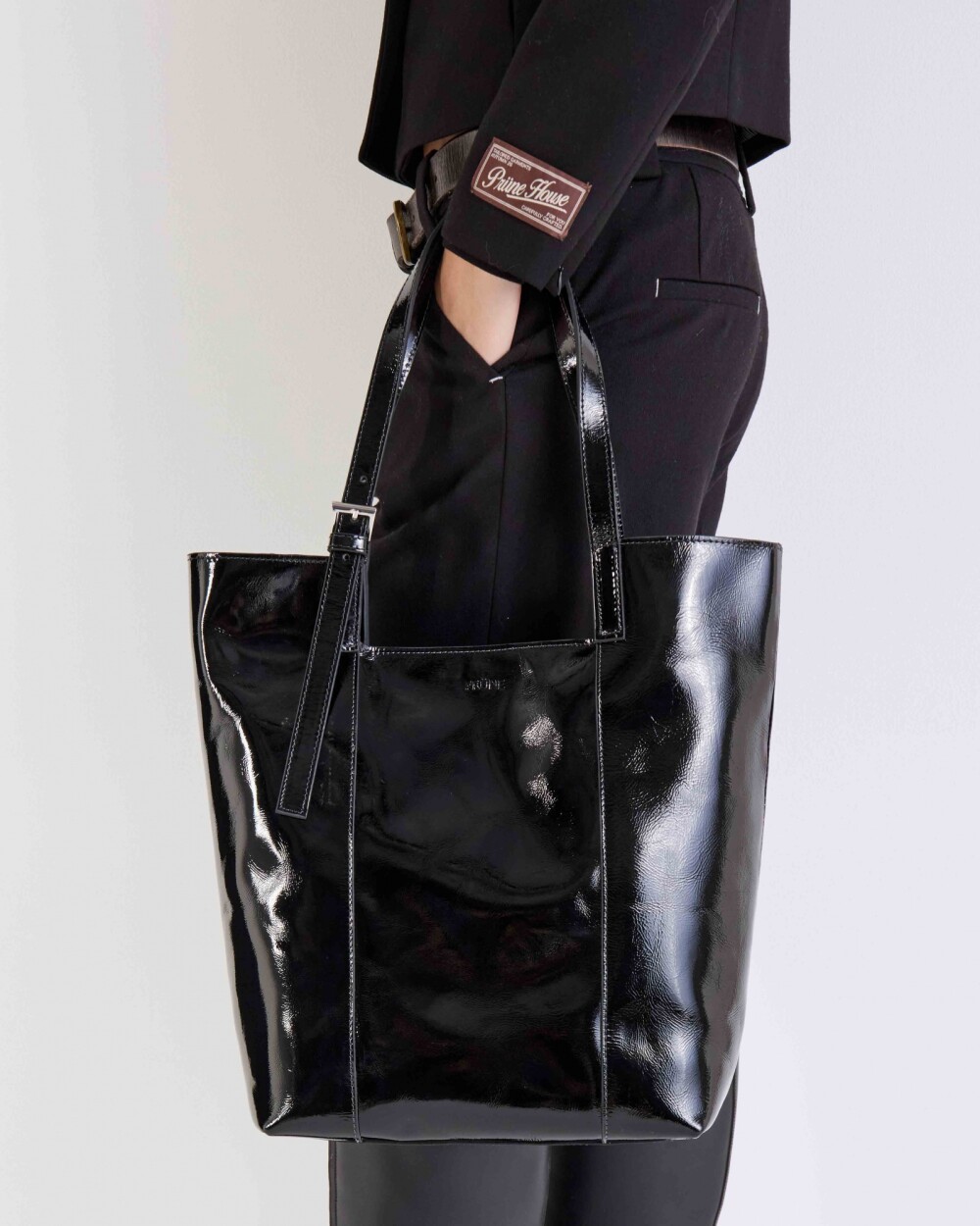 Shopper The Icon en cuero charol arrugado Negro