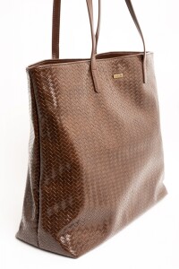 Travel Bag Trenzada Cuero Vegano Chocolate