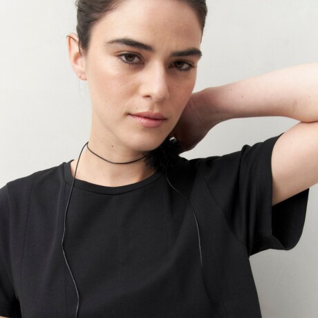 REMERA CALIRA Negro