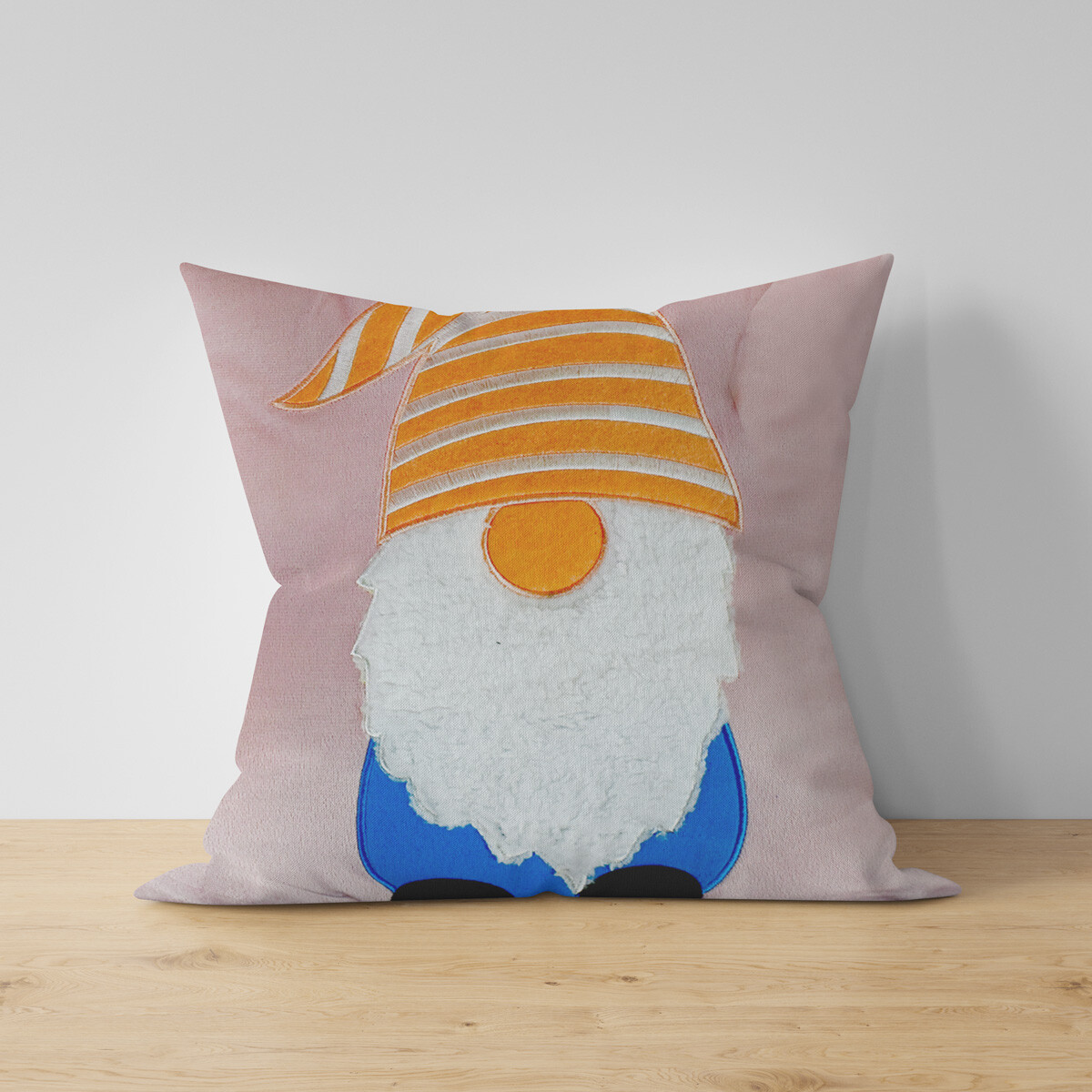 Almohadon navideño con aplique de duende 