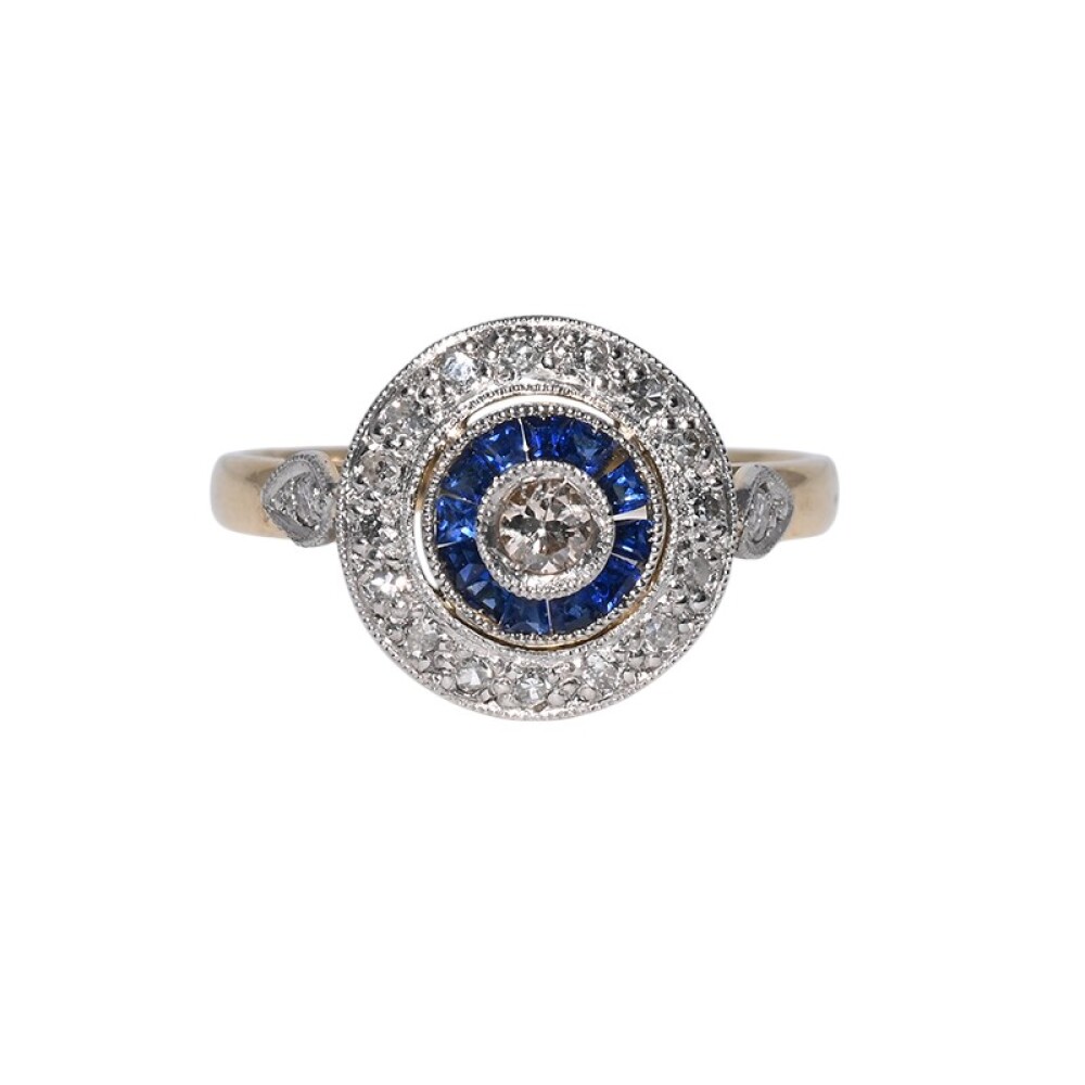 Anillo Oro 18 k billantes y zafiros sintéticos. Anillo Oro 18 k billantes y zafiros sintéticos.