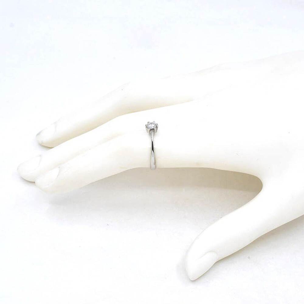Anillo Solitario En Platino Y Brillante Anillo Solitario En Platino Y Brillante