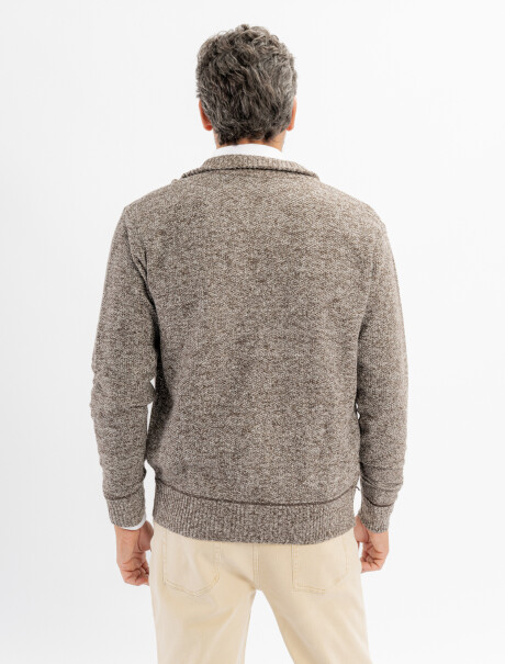 Campera tejida jaspeada marron