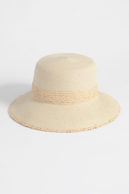 Sombrero con detalle rafia beige