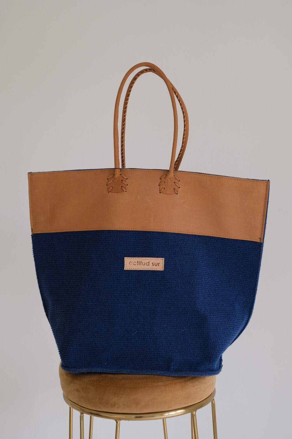 Medium Pertutti Bag Cuero Suela Azul