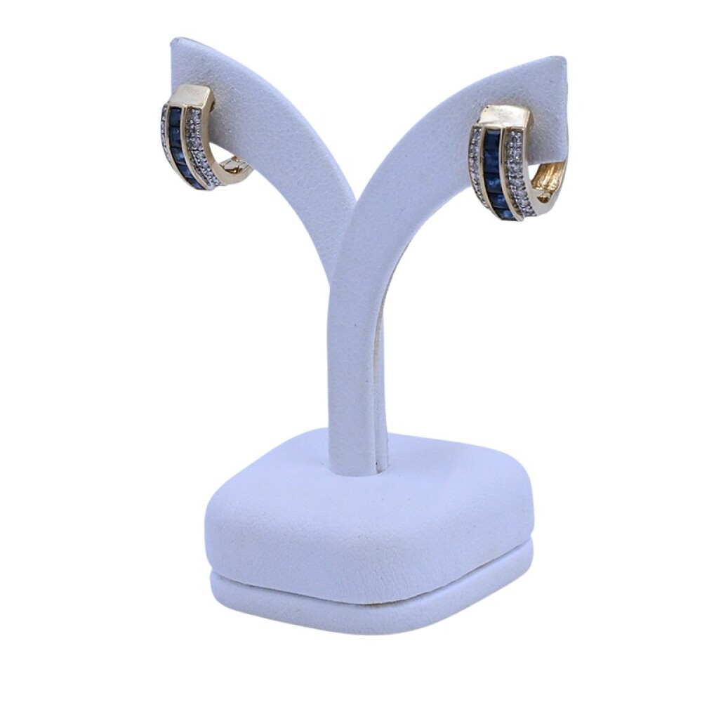 Aros en oro 18 k brillantes y zafiros carré. Aros en oro 18 k brillantes y zafiros carré.