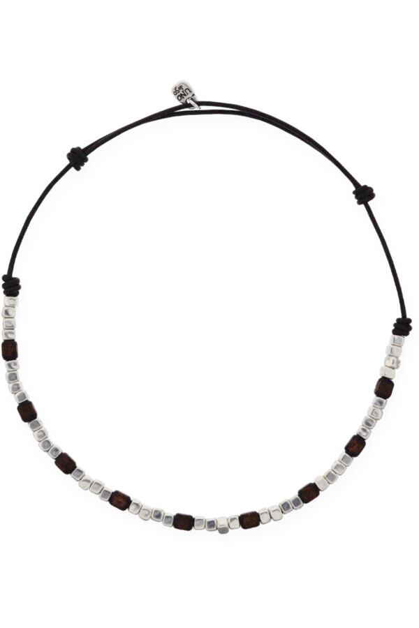 COLLAR DE CUERO CON CUENTAS DE ALEACIÓN DE METALES BAÑADA EN PLATA Y CUENTAS DE MADERA Colgante