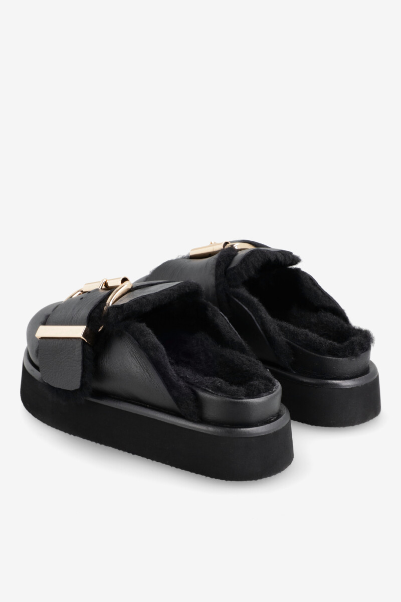 ZUECO CON PLATAFORMA Y PELO Negro