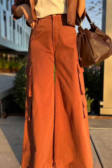 Pantalón Cora Marrón Marrón