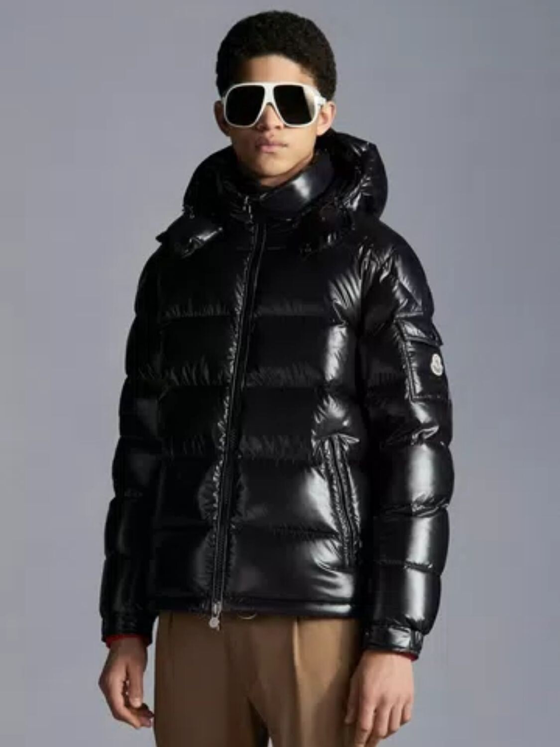 Moncler -Campera impermeable con capucha desmontable rellena de plumas, Maya Negro