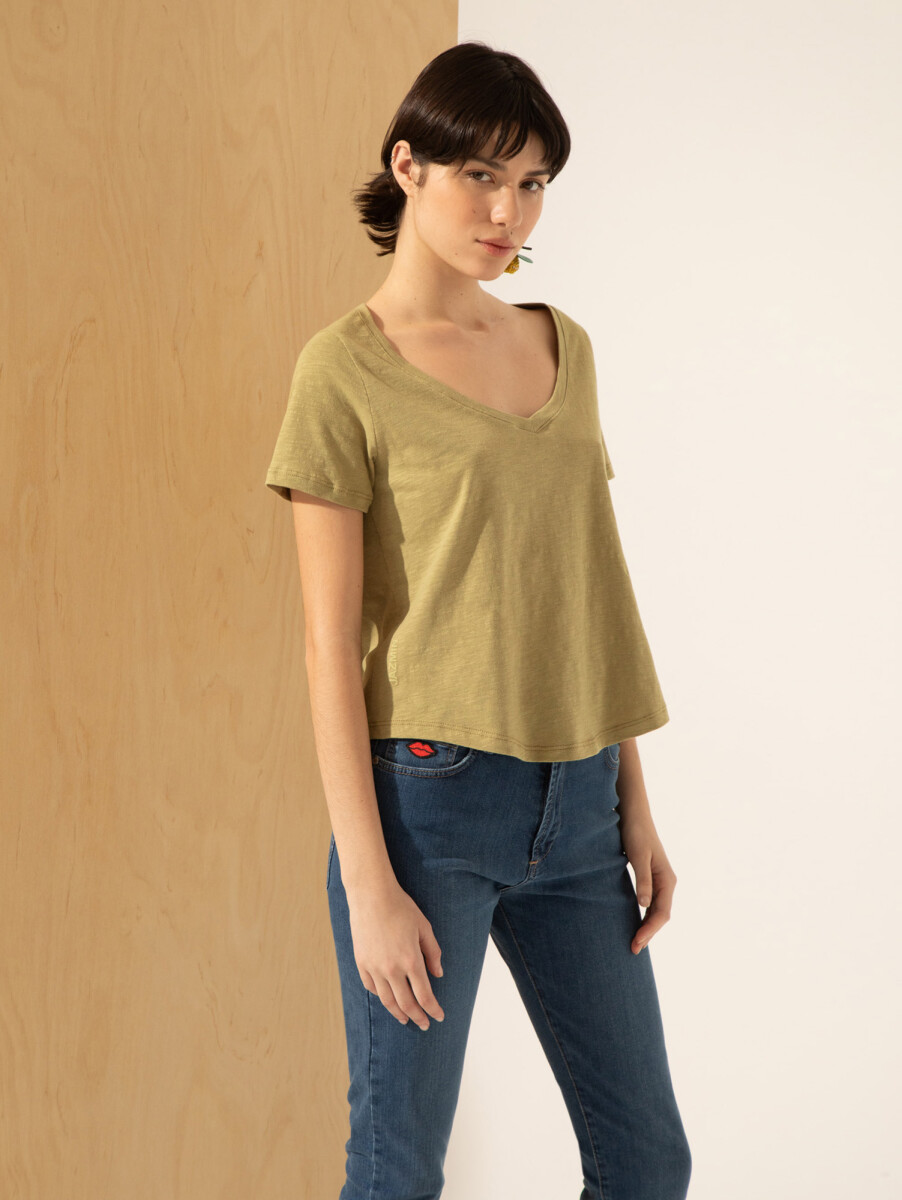 REMERA PEONIA 
