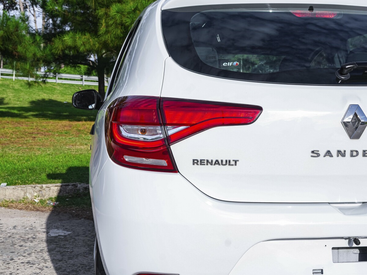 Renault Sandero Life EXCELENTE ESTADO! | Permuta / Financia Renault Sandero Life EXCELENTE ESTADO! | Permuta / Financia