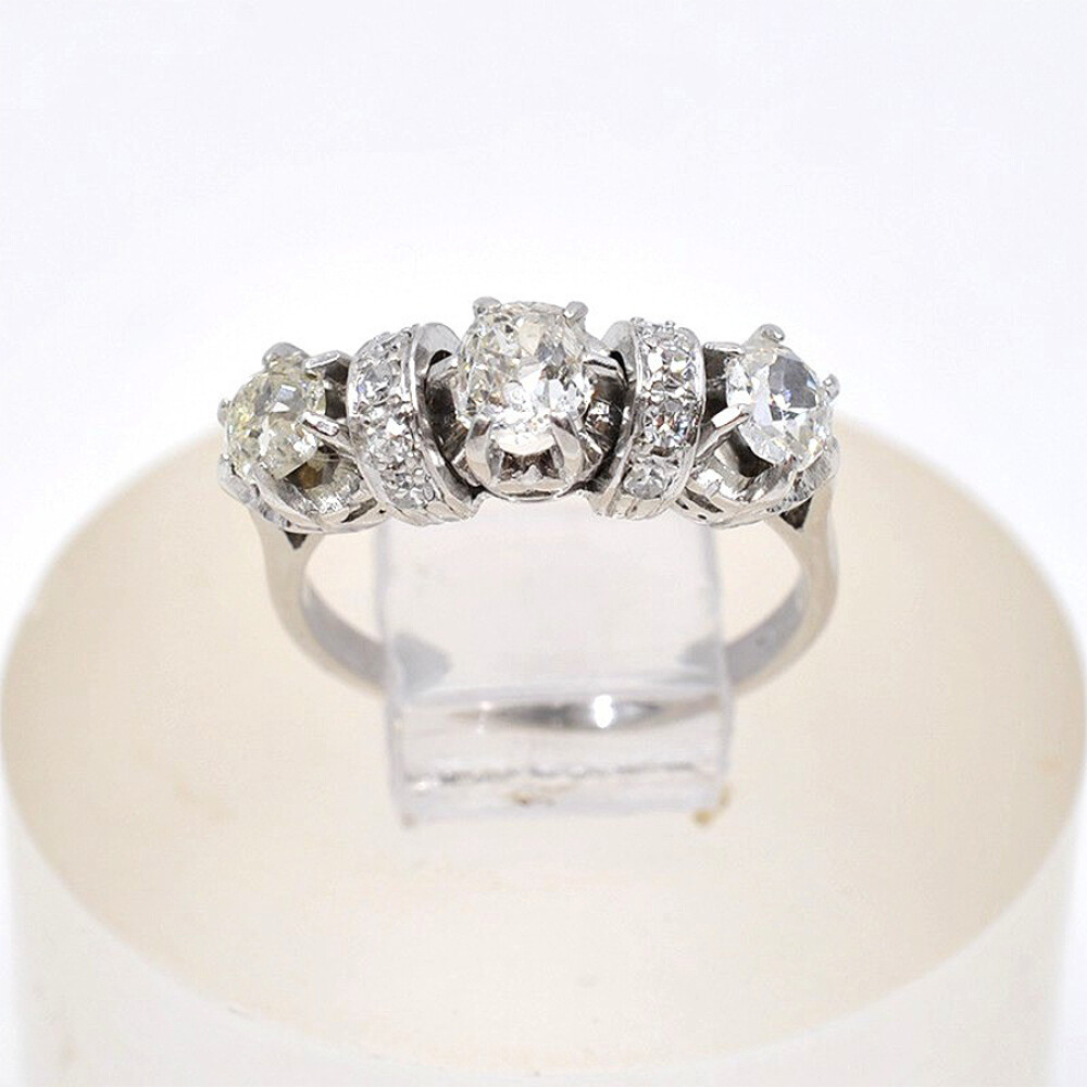Anillo En Oro 18K, Platino Y Brillantes Anillo En Oro 18K, Platino Y Brillantes