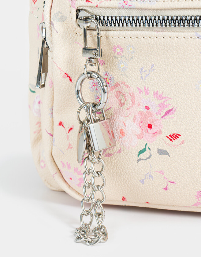 Mochilas Urbanas Mochila Con Charm Flores - Estampado Flores