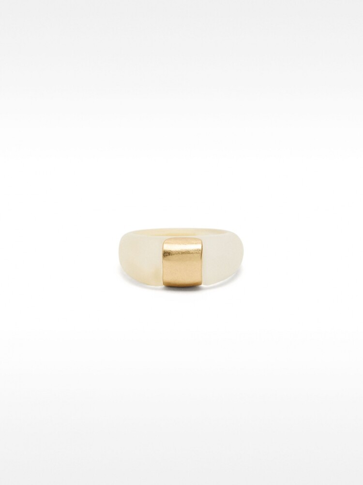 Anillo De Resina Con Detalle Metálico blanco