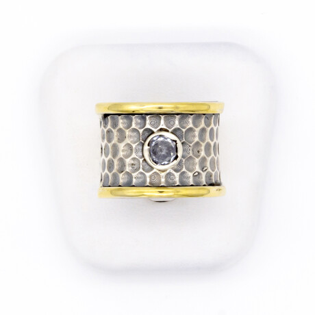 Anillo de plata 925, double en oro 18 ktes y circonia. Anillo de plata 925, double en oro 18 ktes y circonia.
