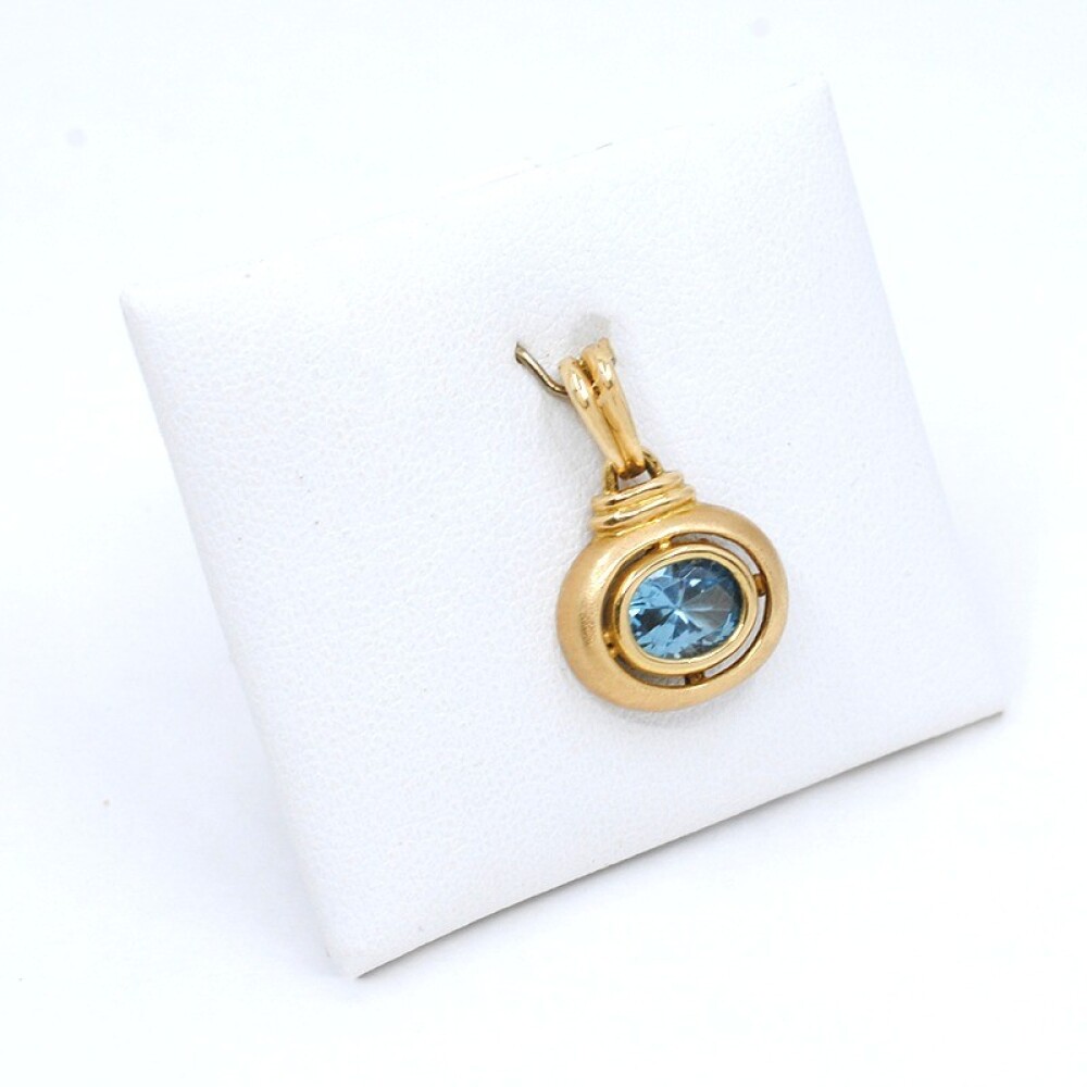 Colgante En Oro 18K Con Topacio Celeste Colgante En Oro 18K Con Topacio Celeste