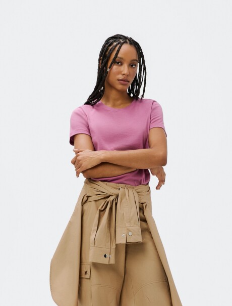 CAMISETA BÁSICA SLIM ROSA