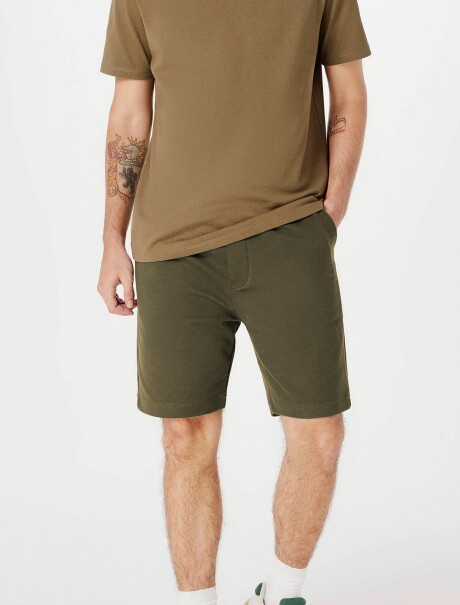BERMUDA BÁSICA MASCULINA CON ELÁSTICO VERDE OSCURO
