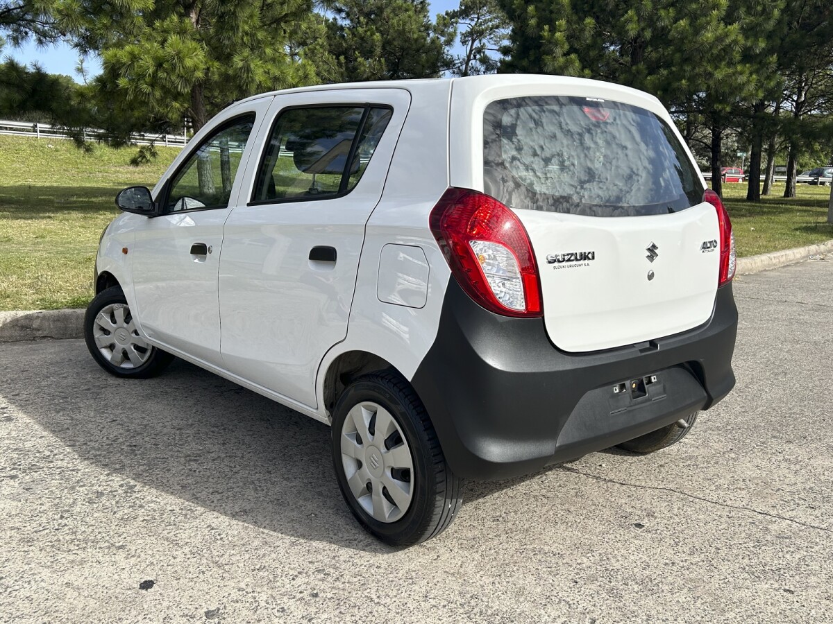 Suzuki Alto STD 800 2022| Permuta / Financia Suzuki Alto STD 800 2022| Permuta / Financia