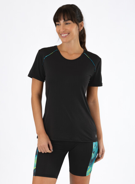 Remera claudia fernandez Negro