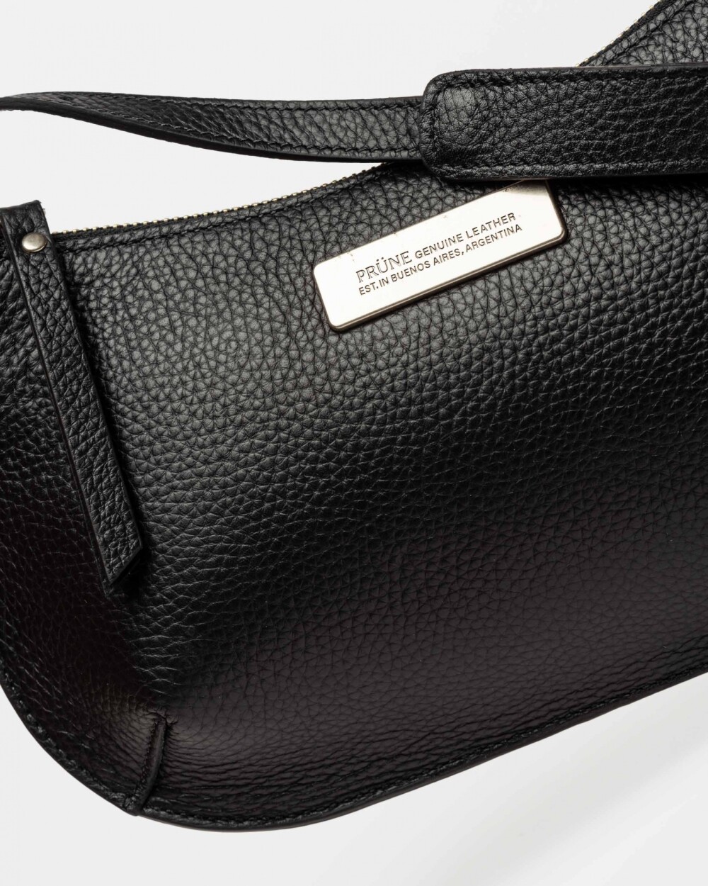 Cartera al hombro Mia en cuero graneado Negro