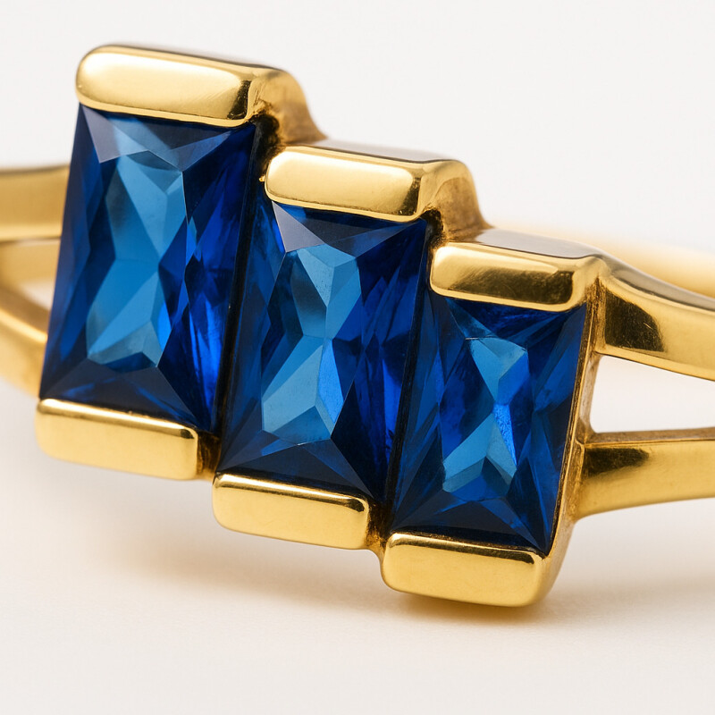 Anillo en oro 18K con circonias azules Anillo En Oro 18k Con Circonias Azules