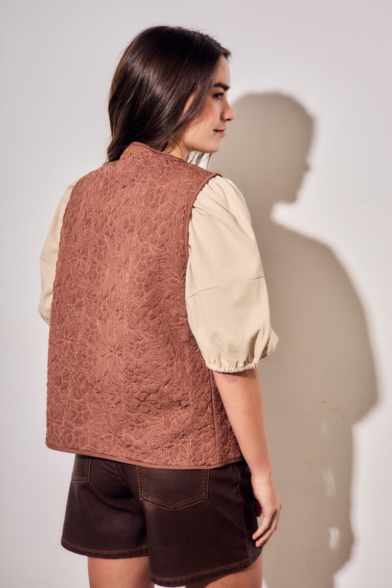 Chaleco Bordados Reversible Gamuza Mocha