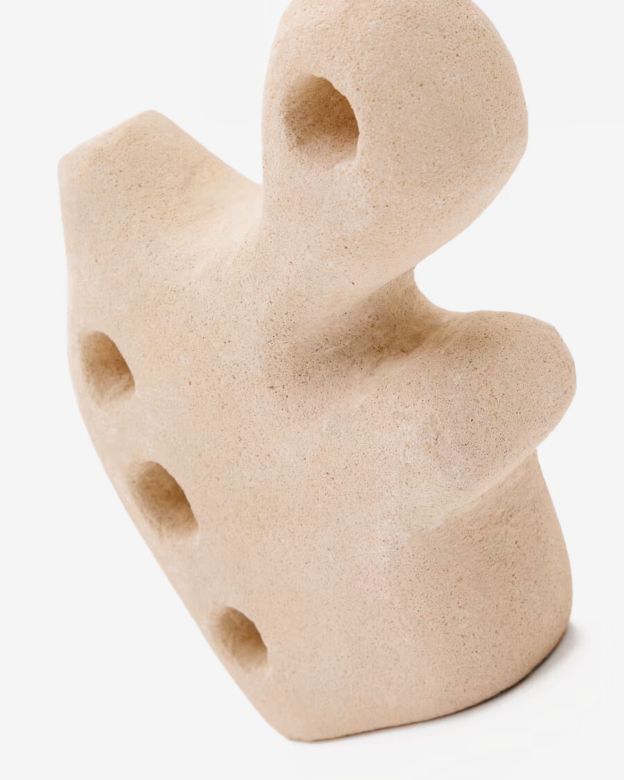 Escultura Arif de piedra con acabado beige 20 cm Escultura Arif de piedra con acabado beige 20 cm