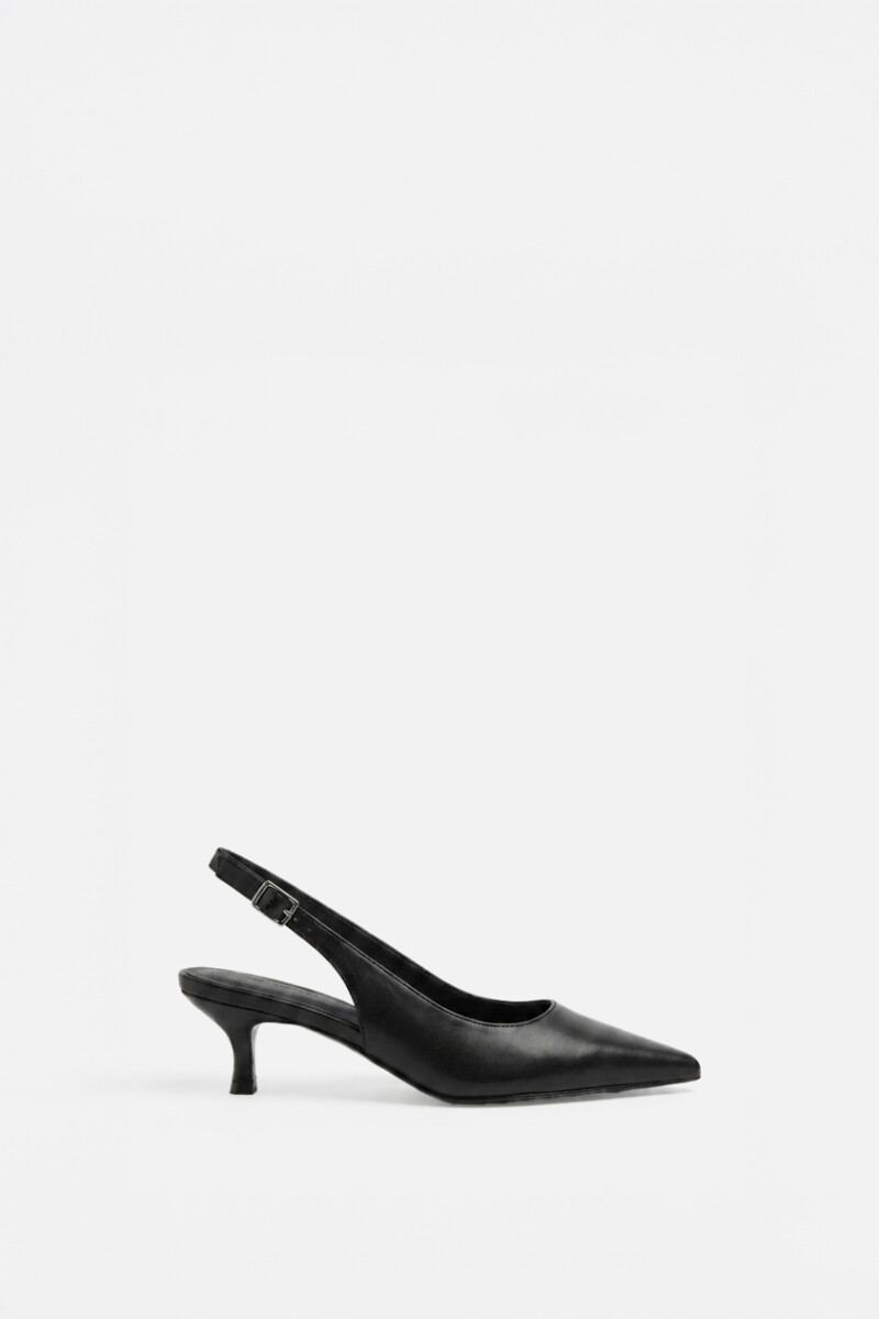 Zapato en punta negro