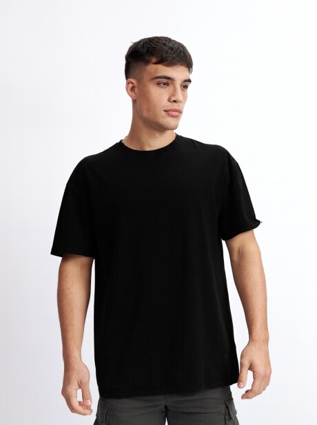 REMERA LAUTARO NEGRO