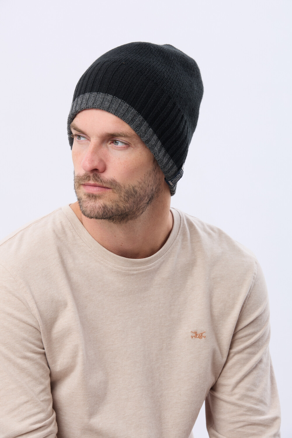 GORRO TEJIDO REVERSIBLE Negro