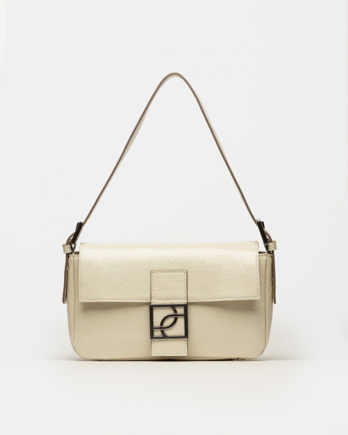 Cartera al hombro Signature en cuero charol Natural