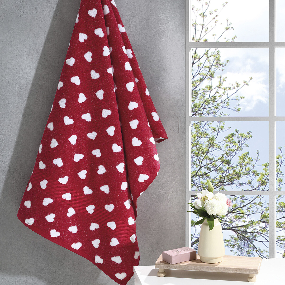 Toalla Baño Estampada Prisma 100% Algodón 70x140 cm - Rojo / Corazón Blanco 