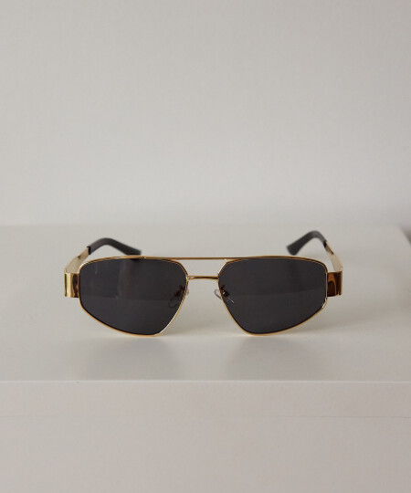 METAL TRIANGLE SUNNIES GOLD/BLACK