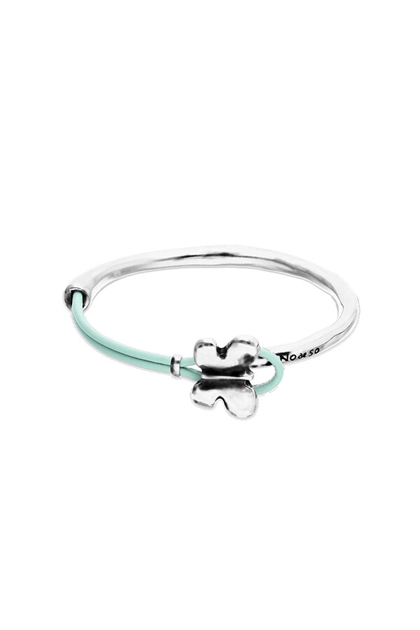PULSERA DE CUERO VERDE SEMIRÍGIDA BAÑADA EN PLATA DE LEY CON MARIPOSA Pulsera
