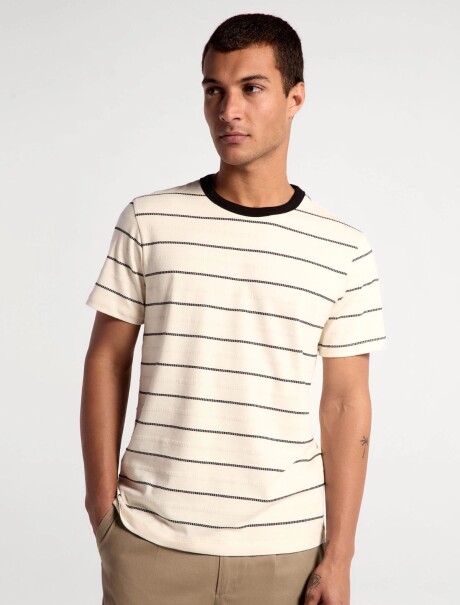 CAMISETA A RAYAS MODELO REGULAR BEIGE