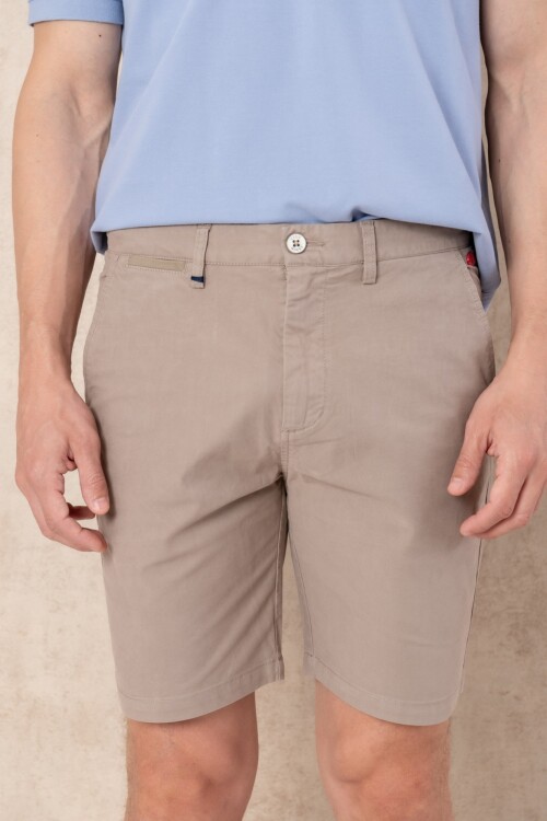 Bermuda Clásica Kaki