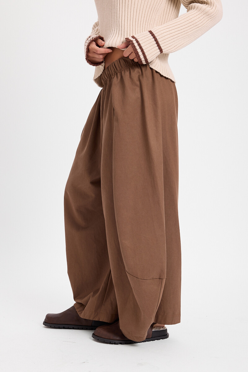 Pantalon Versatil Marron
