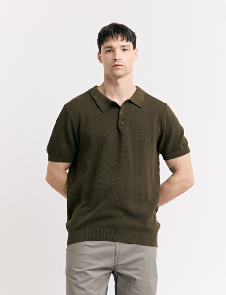 520576 REMERA HARRY Oliva