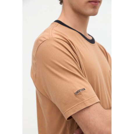 Remera Jay Tostado