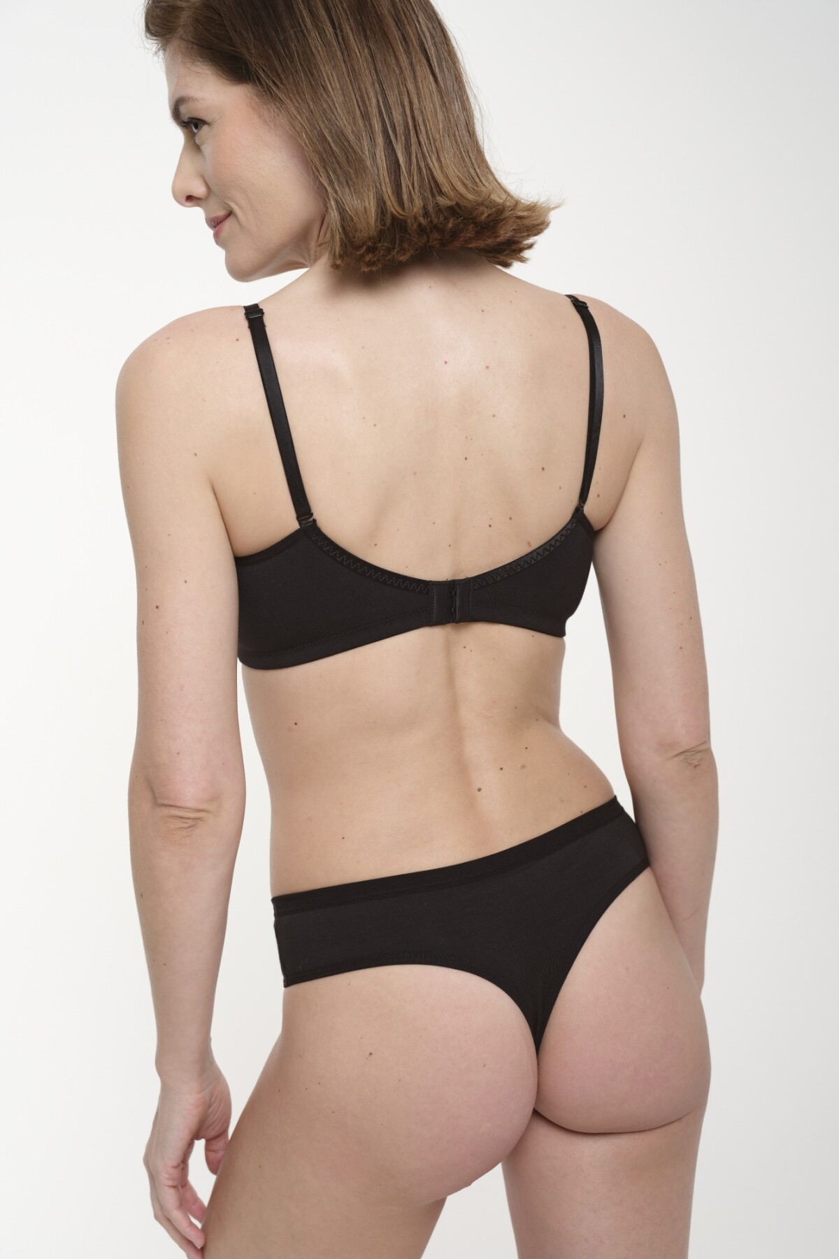 Colaless Claire Negro