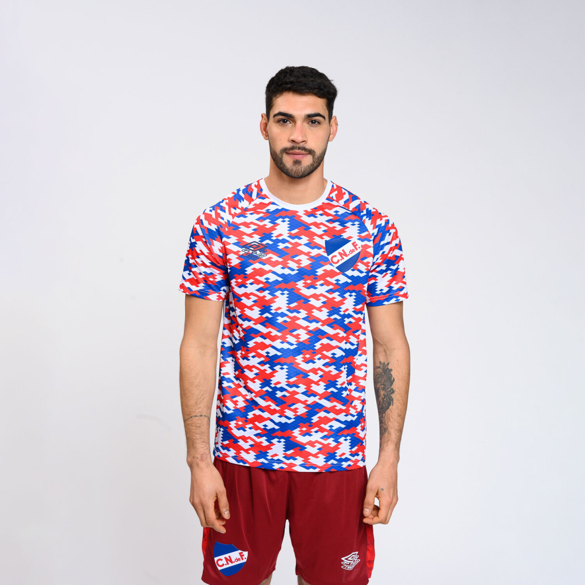 REMERA PRO TRAINING CAMO Nacional Hombre - 009 