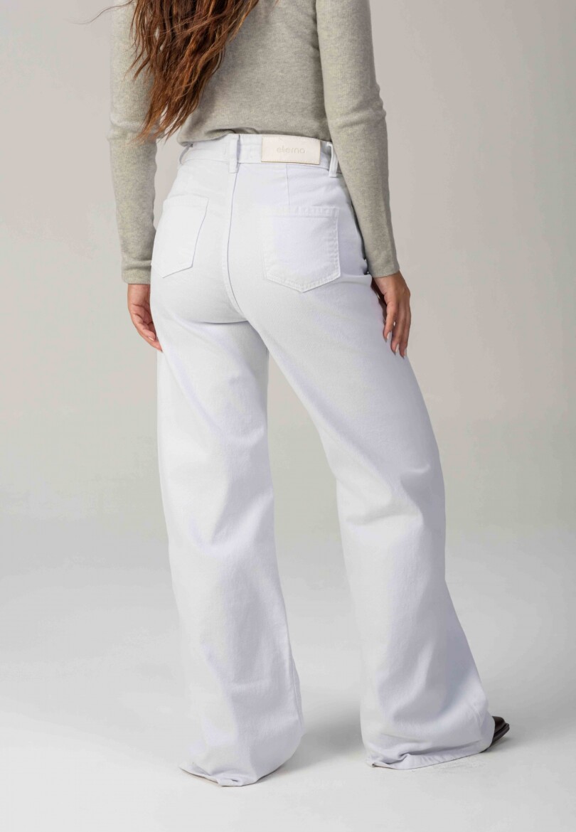 Jean Lau Blanco