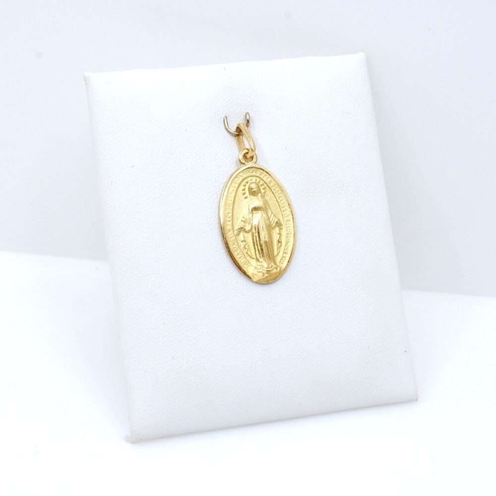 Medalla oro 18k virgen milagrosa. Medidas 2.4 x 1.5 cm Medalla oro 18k virgen milagrosa. Medidas 2.4 x 1.5 cm