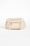 Cartera bandolera con asa de ojalillos topo
