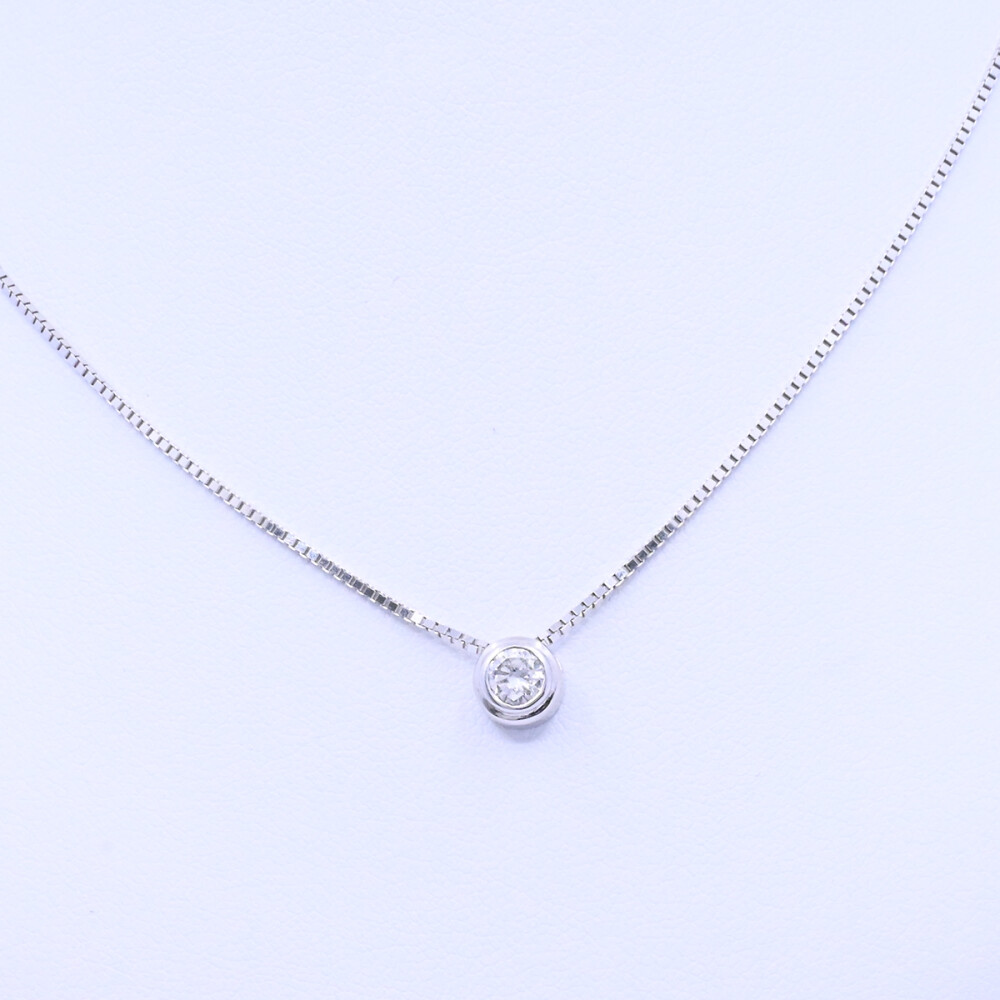 Colgante oro 18k blanco y brillante. Colgante oro 18k blanco y brillante.